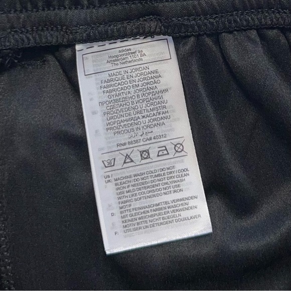 Adidas 3S PES 9" Short in black/gray - Picture 8 of 12